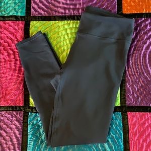 🌘Midnight Blue Fabletics Powerhold Leggings🌘